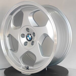 MAG 17" 5X100 8J ET30 CB57.1